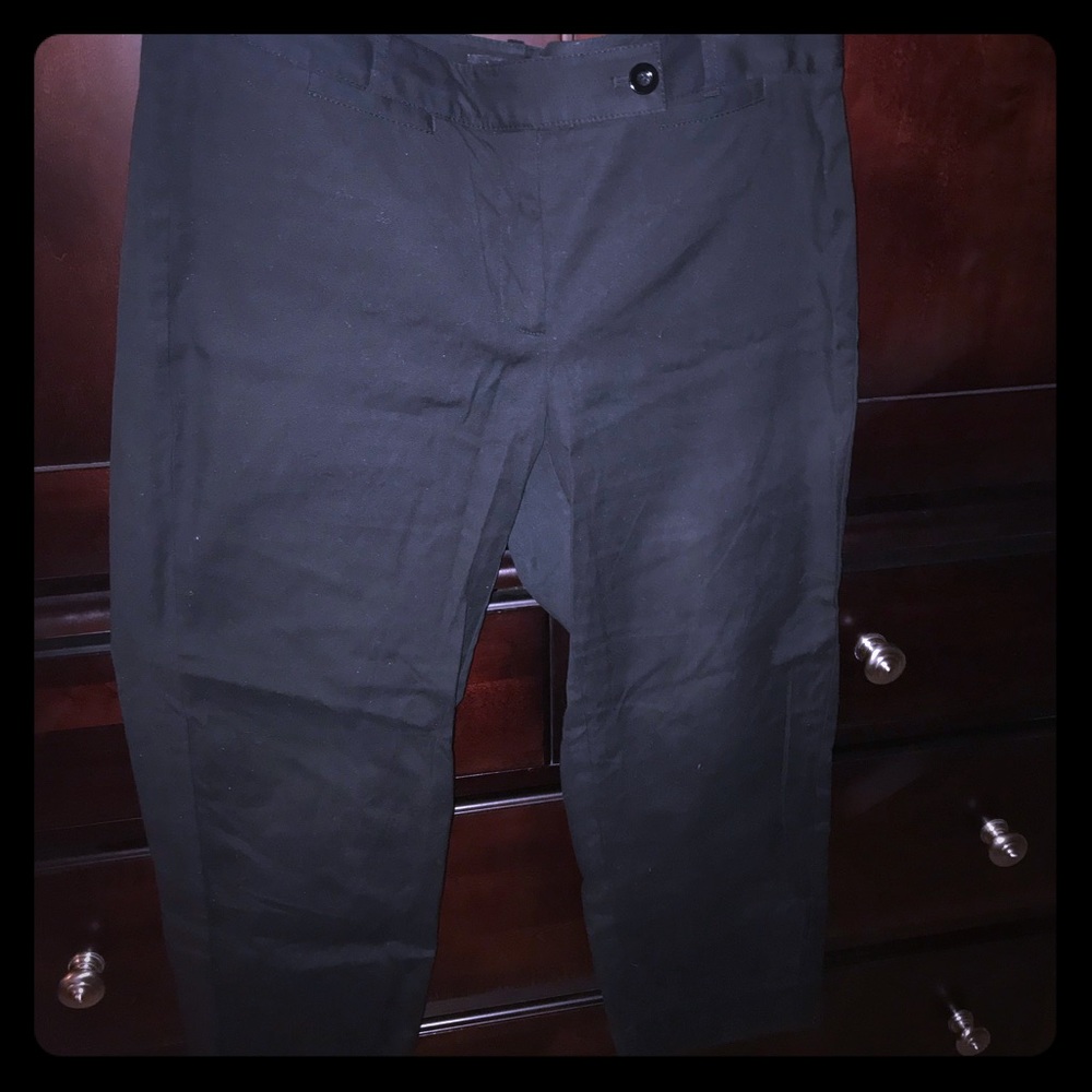 GUC White House Black Market Black Crop Pants